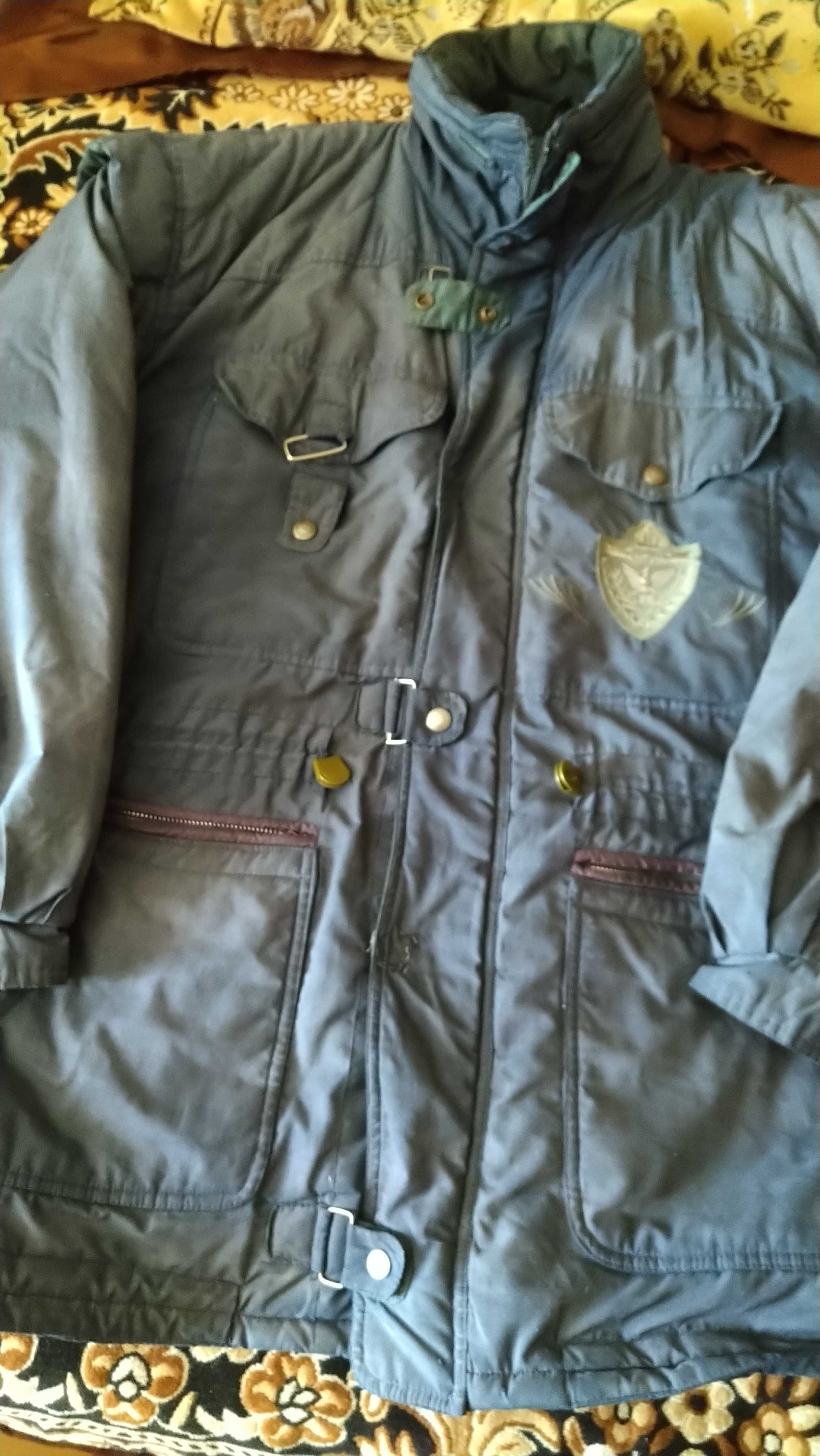 Три мужские куртки на 52-54 размер