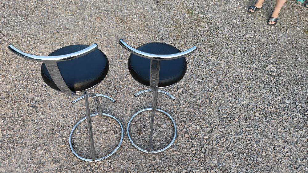 Krzesla barowe dwie sztuki HOKER