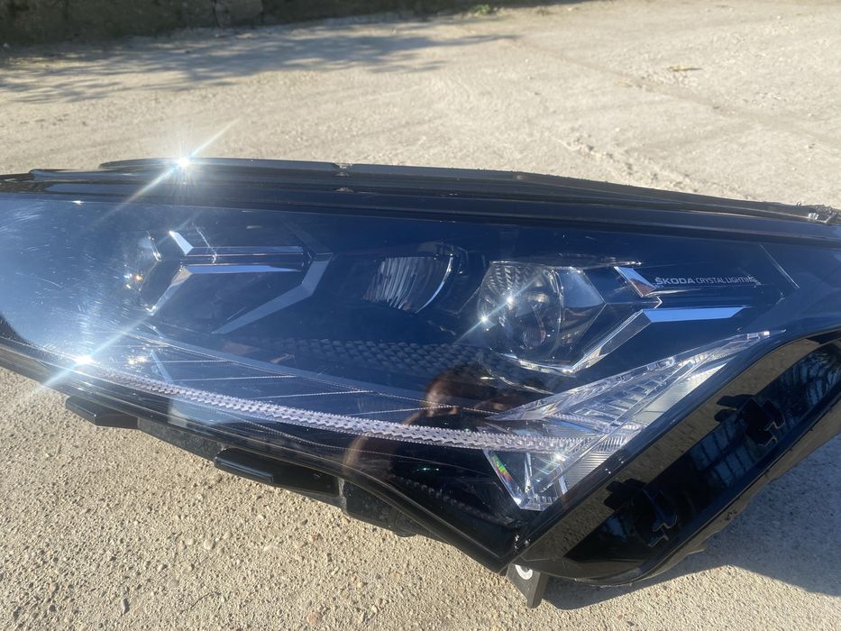 Lampa Skoda Enyaq Crystal Lighting 5LB Lewa Kompletna