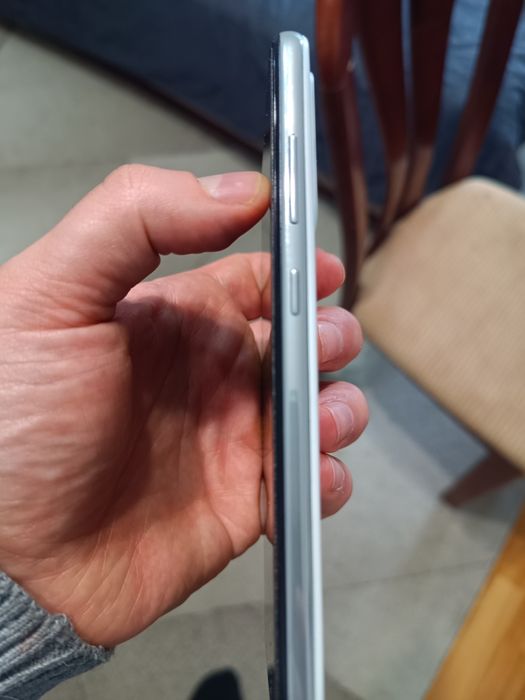 Продам (б/у) Смартфон Samsung Galaxy A52 4/128Gb Violet