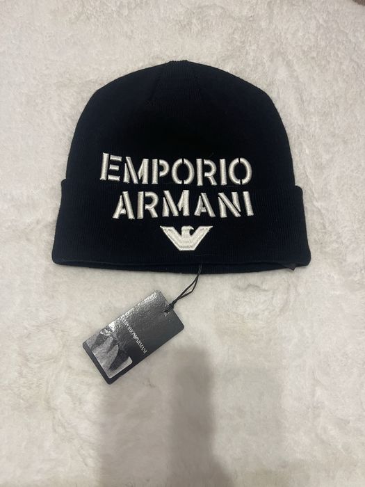 Новая шапка унисекс Armani! Оригинал! Очень крутая!