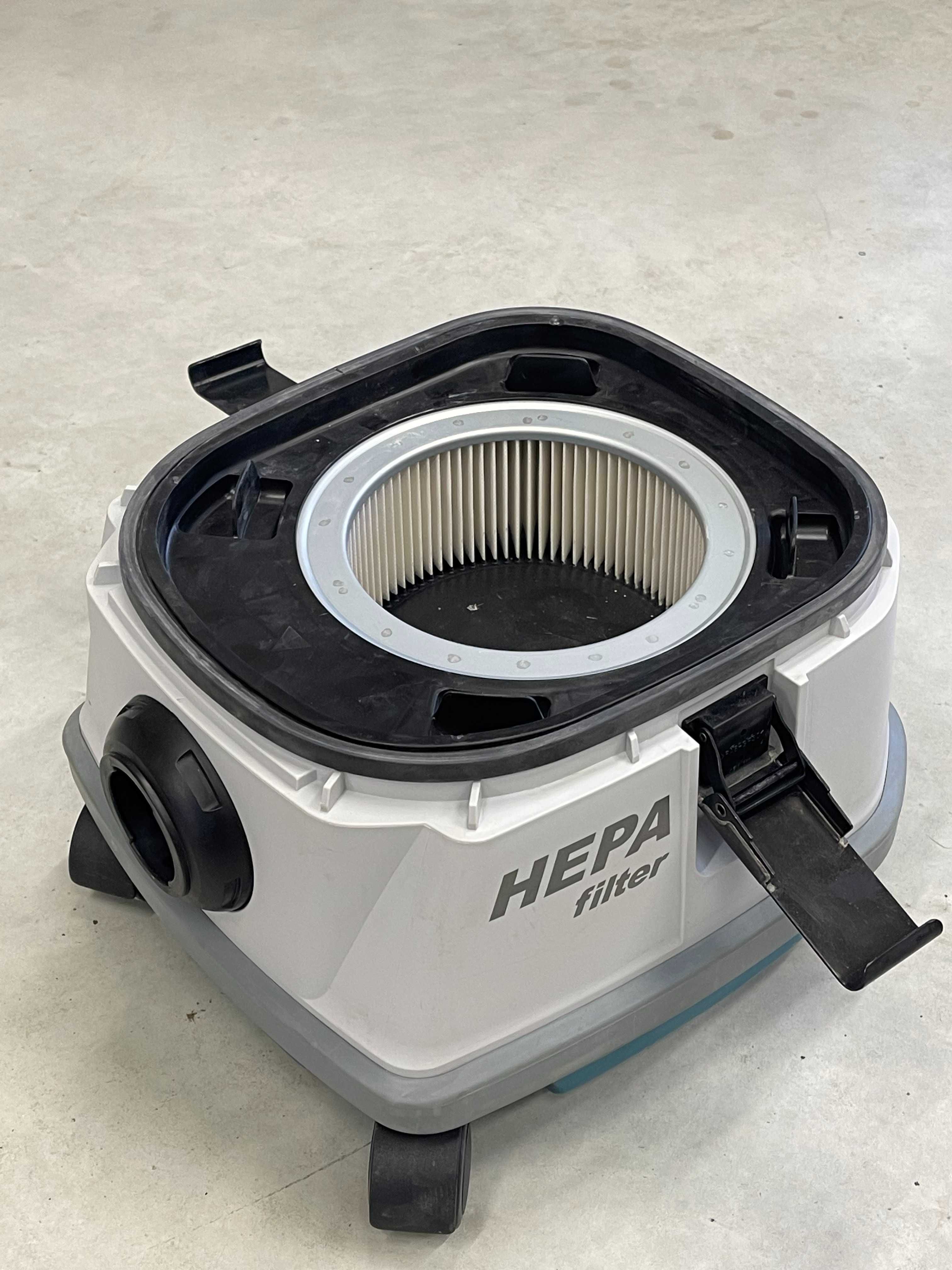 Пилосос Makita DVC863L з HEPA-фільтром