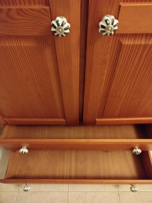 Roupeiro em pinho mel