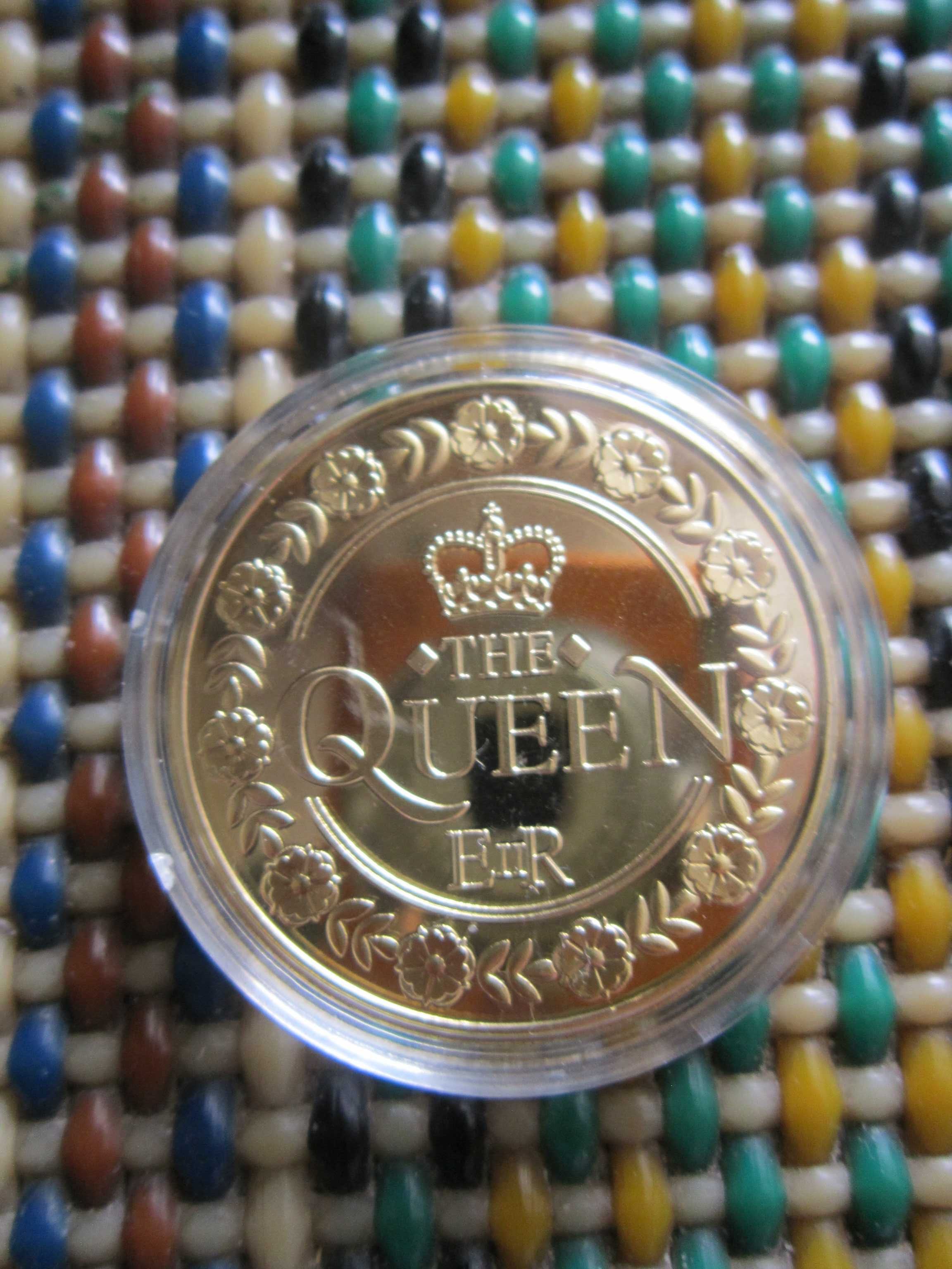 Королева Елизавета Подарочные монеты