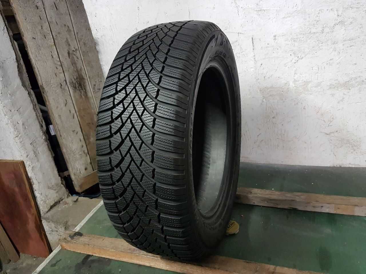 Opona pojedynka zimowa 205/55R16 Bridgestone Blizzak LM005 7mm 2019r