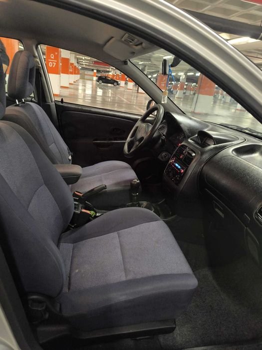 Mitsubishi Carisma 1.3 Confort 2001 — Ar Condicionado, Impecável