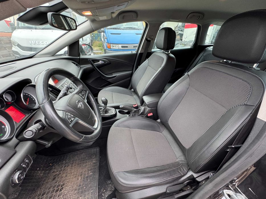 Opel ASTRA 1.6 CDTi 2016 rok Kombi Super Wyposażenie uszkodzony silnik