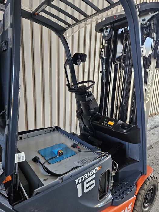 Електронавантажувачі Toyota з Li-ion АКБ. Вилочные погрузчики Тойота