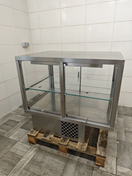 Холодильна вітрина NordCap