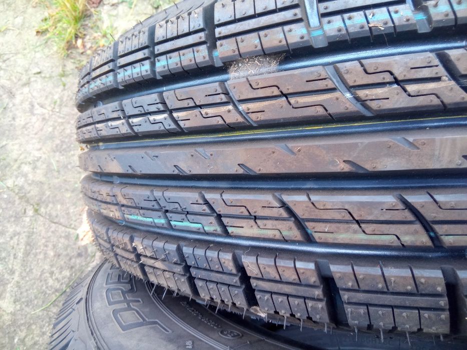 Шини зимові 215 /65 R16c