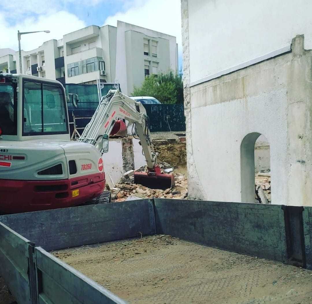 Recolha de entulho com Maquina