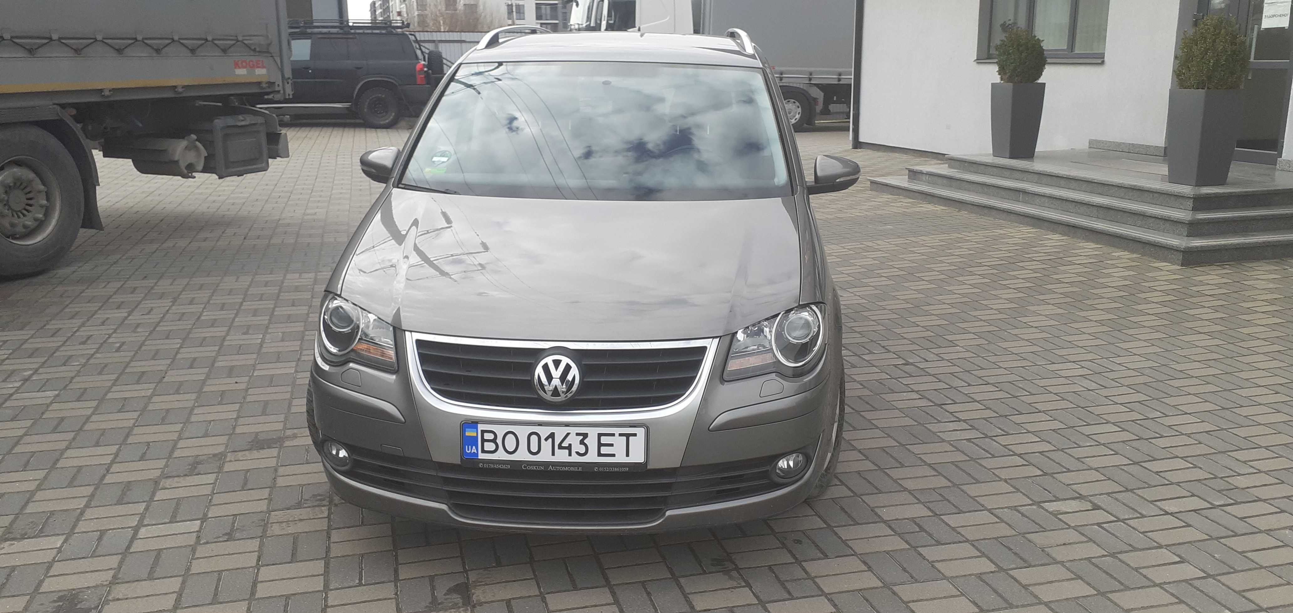 Volkswagen Touran 2010  1,4 бензин