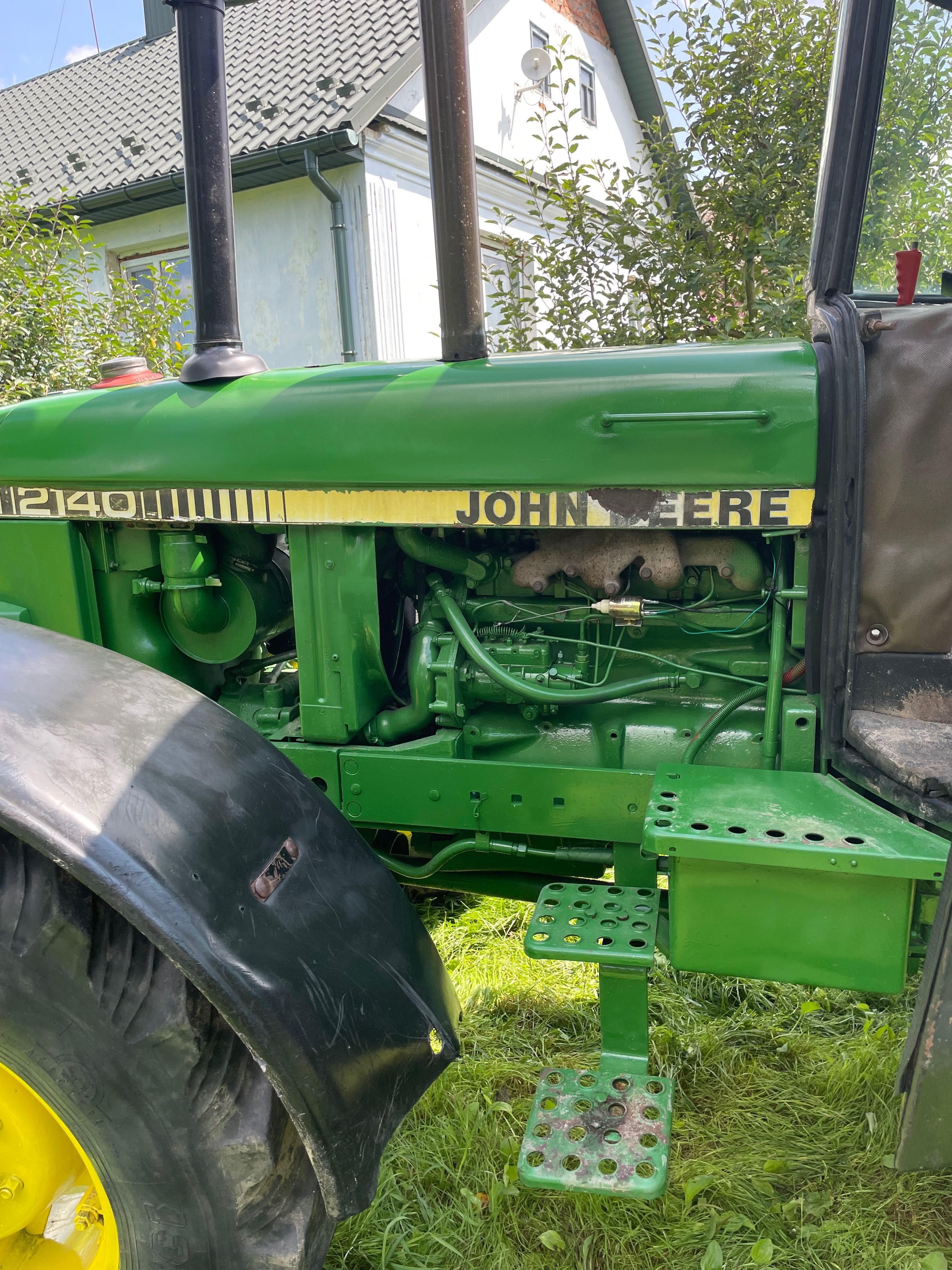 Трактор John Deere 2140