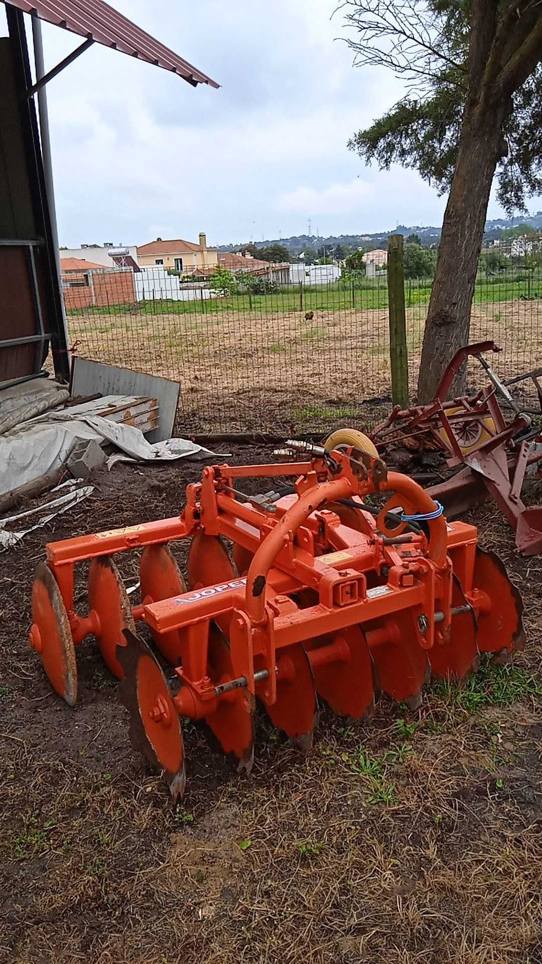 Serviços Trator - Limpeza de Terrenos