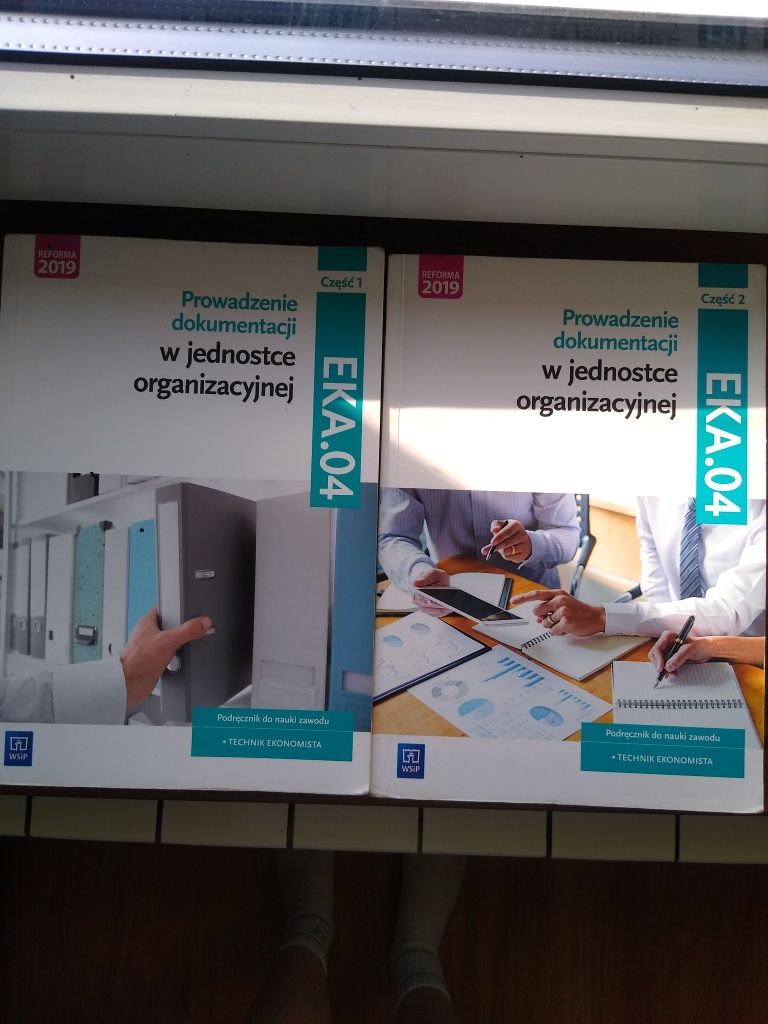 Prowadzenie dokumentacji w jednostce organizacyjnej EKA04