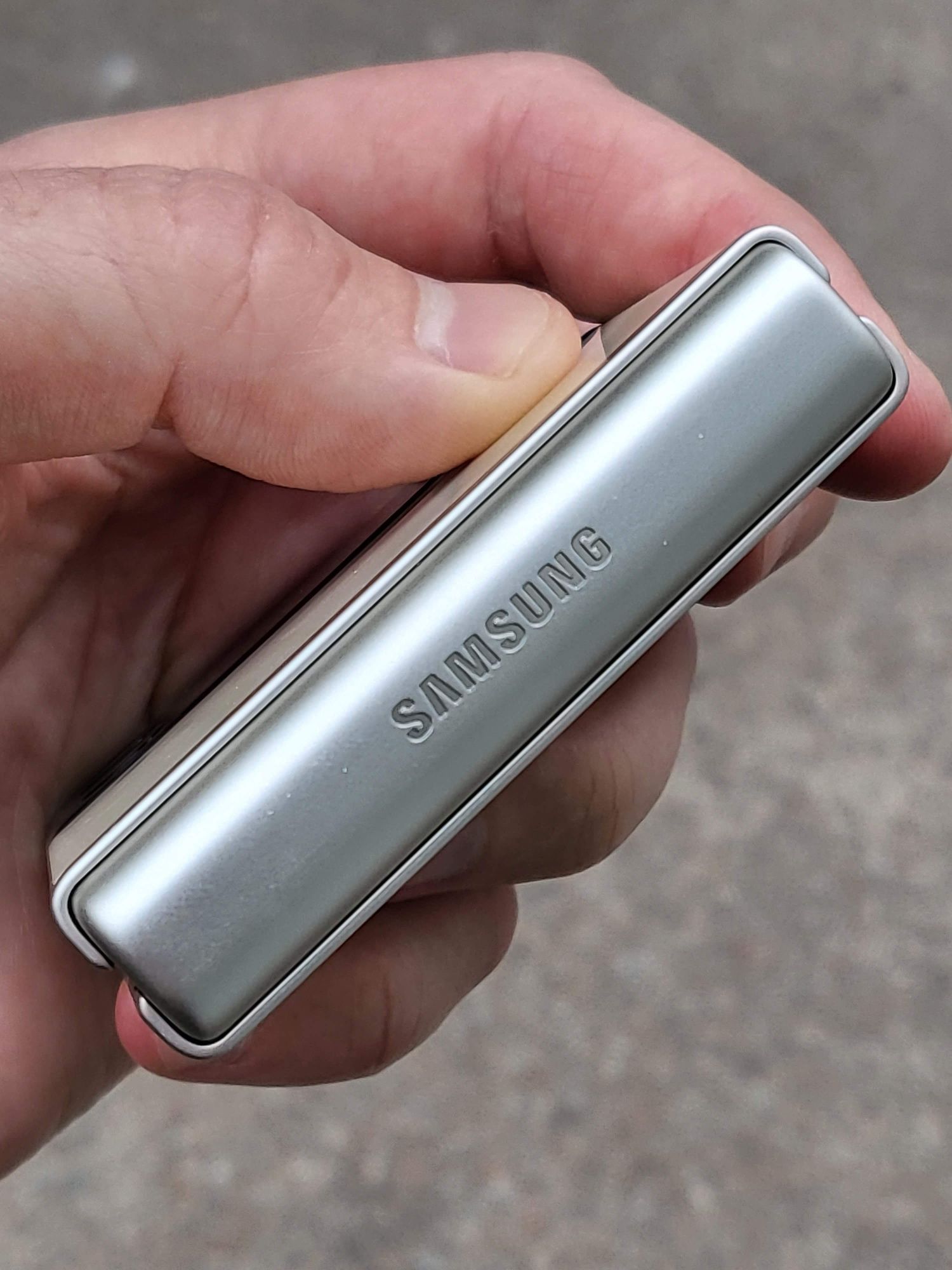 Samsung z flip 3,8/128  стан нового