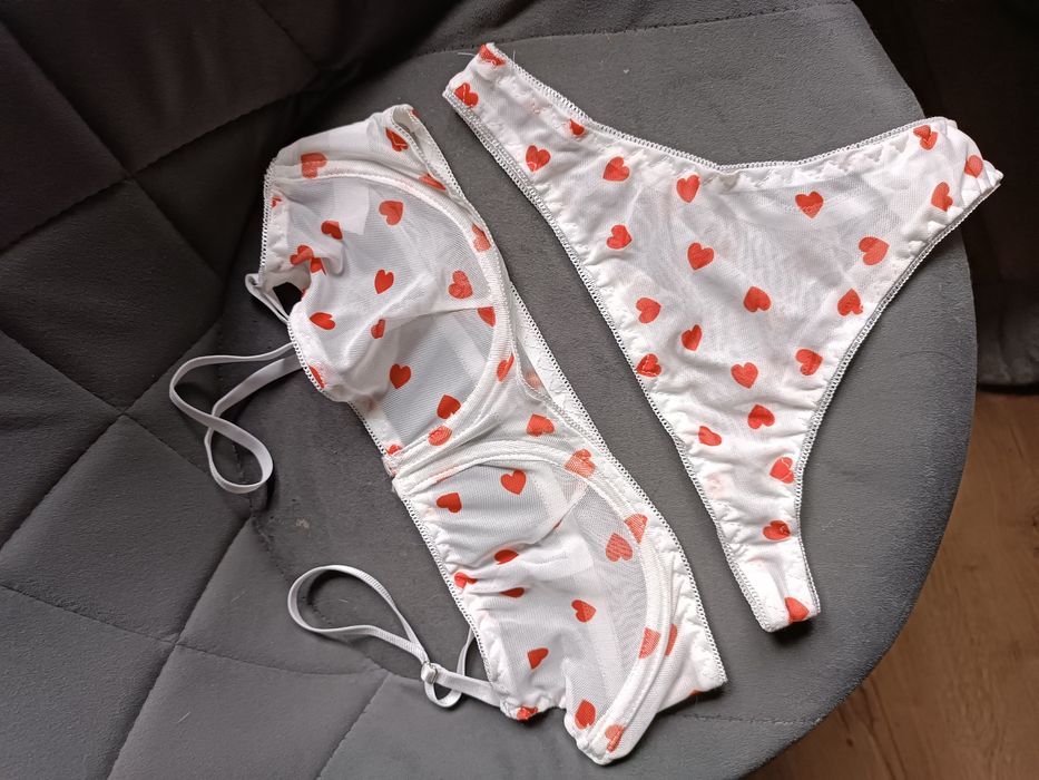 Nowa bielizna z siateczki.