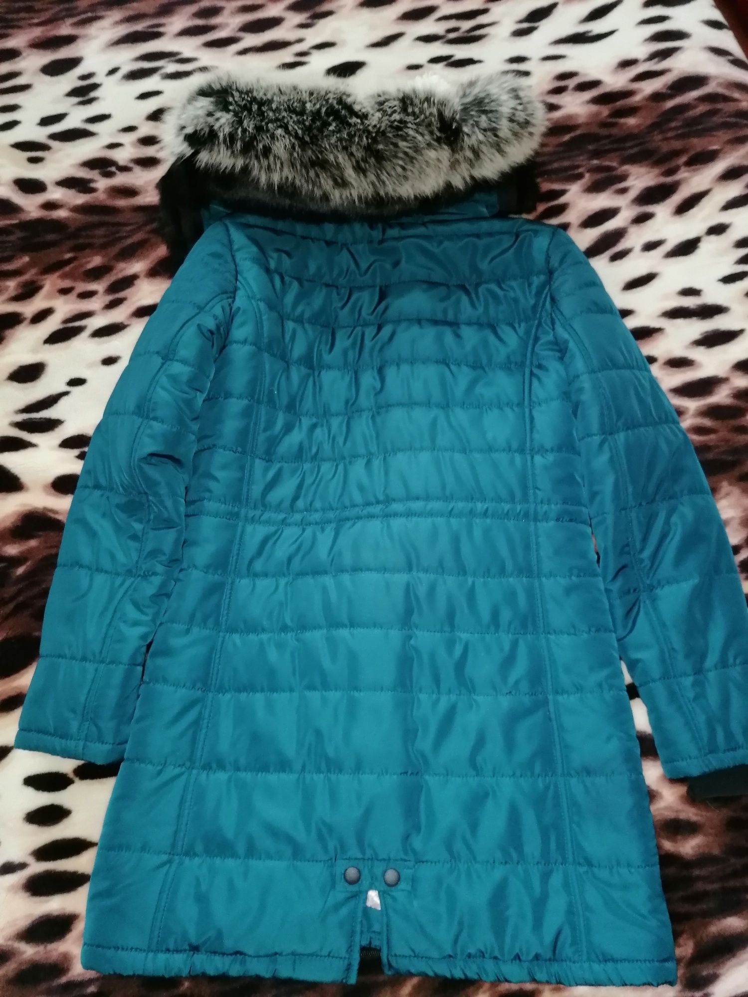 Женская зимняя куртка с натуральным мехом. 50 р.