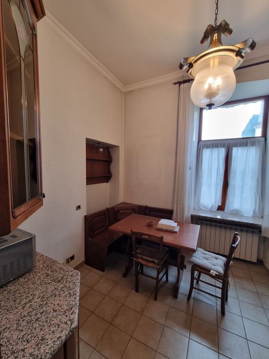 Подол, Андреевский спускск 2в, статусный дом, высокие потолки