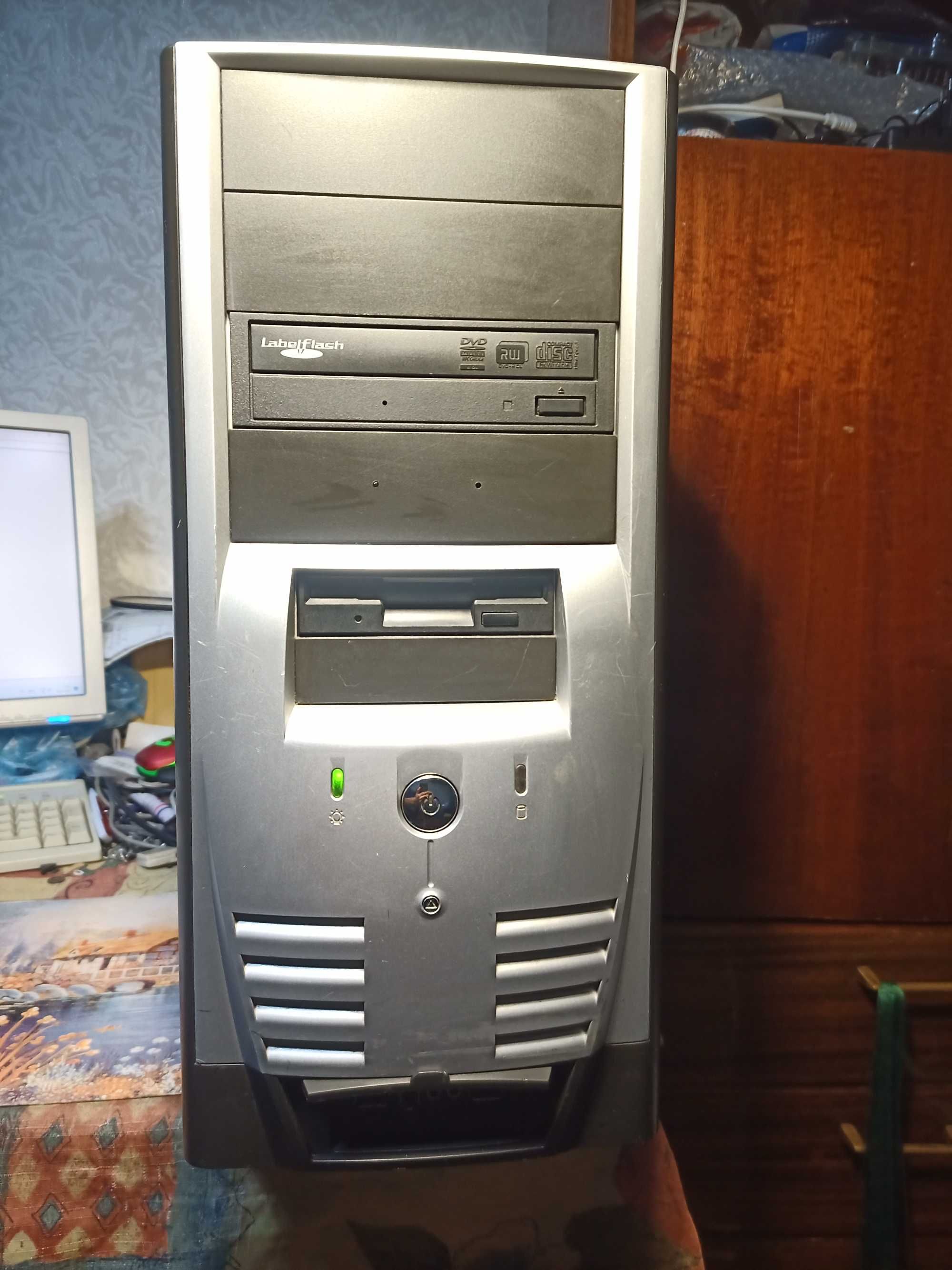 Продам ДПК Xeon e5440 2.83Gh 8Gb