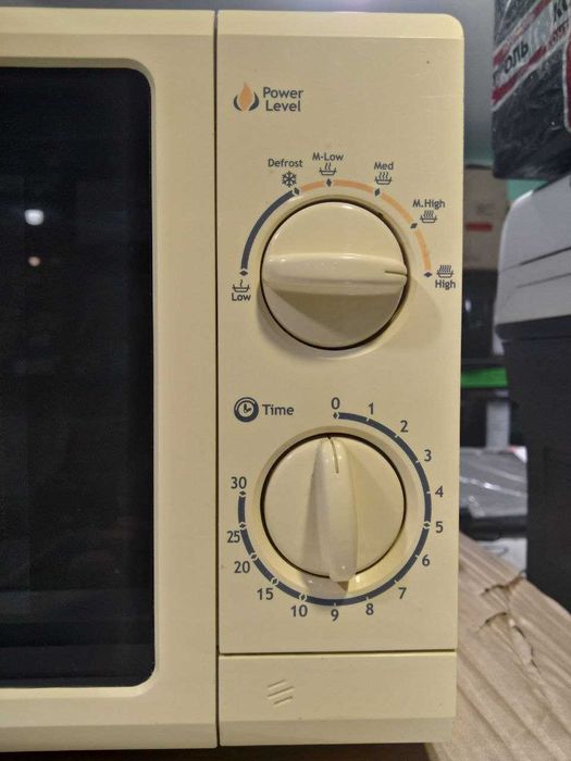 Економваріант мікрохвильовки Gorenie MO20MW, 17 літрів