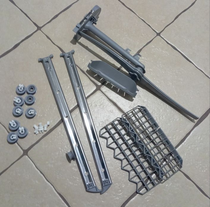 Elementy górnego kosza zmywarki Bosch