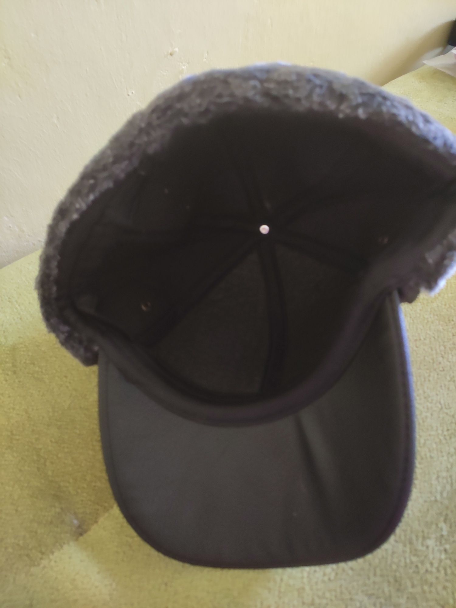 Czapka męska z daszkiem. Nowa