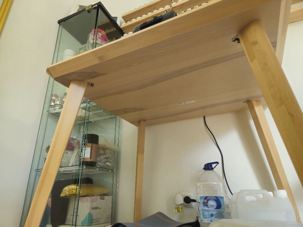 Vendo mesa de madeira nova