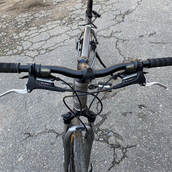 Городской велосипед giant roam.