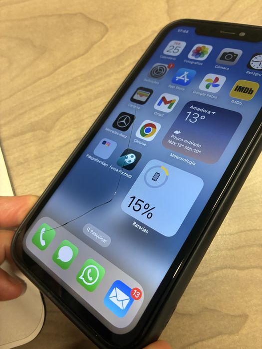 Iphone 11 com 83% bateria