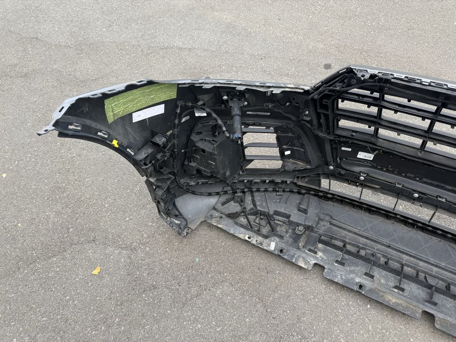 Audi Q5 80a sline бампер з камерою 6 парктроніків