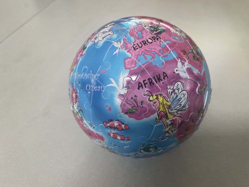 Puzzle 3D globus podświetlane na podstawie 72 elementy. Ravensburger