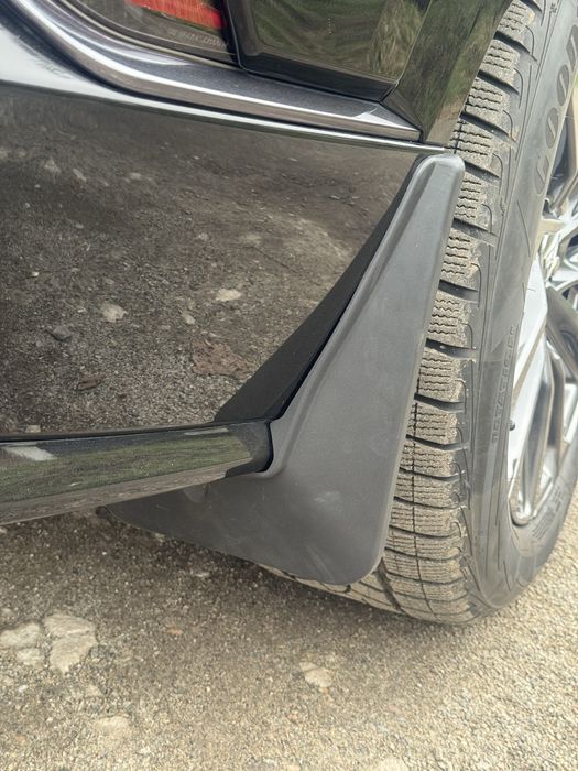 Cadiillac Lyriq бризговики штора