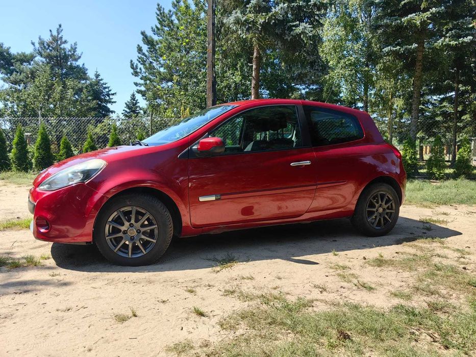 Sprzedam Renault Clio Hatchback rocznik 2010