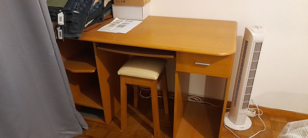 Mobília de quarto em pinho