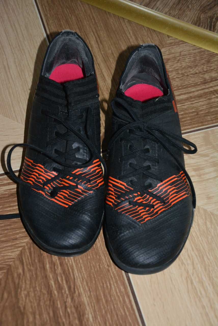 Buty turfy firmy adidas rozm. 38 2/3