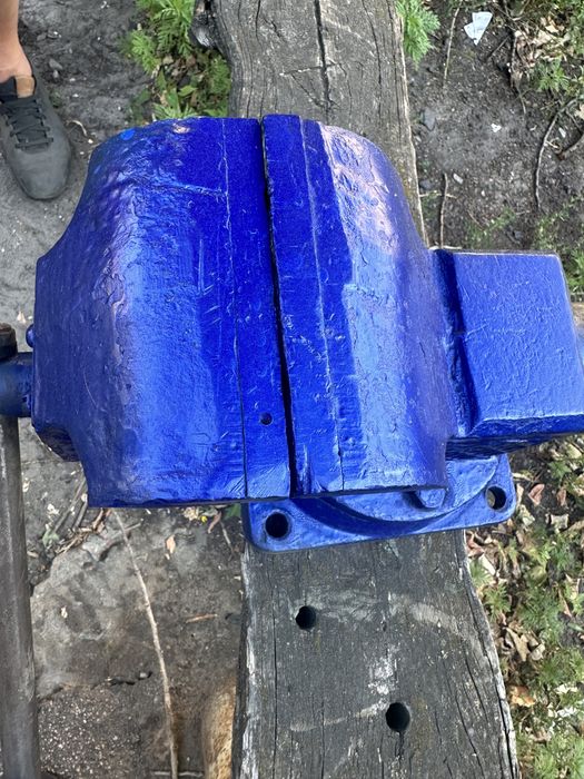 Тиски хозяйственные