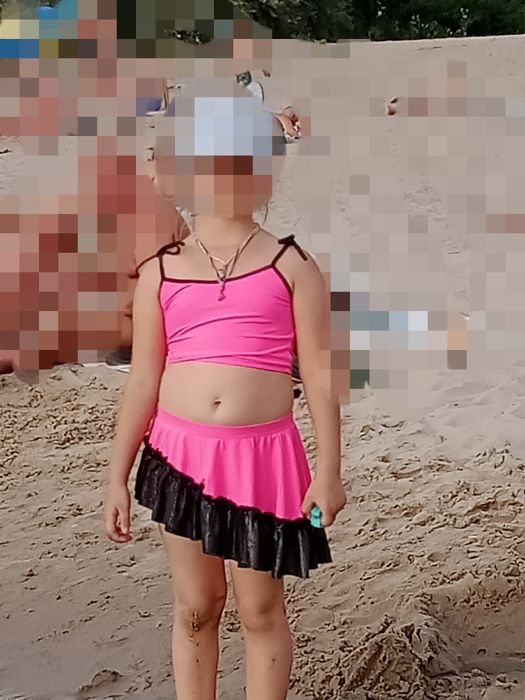 Продам дитячий спортивний роздільний купальник