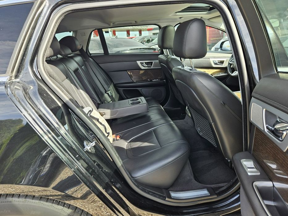 Jaguar XF 2,2 diesel 200 KM Automat nawigacja