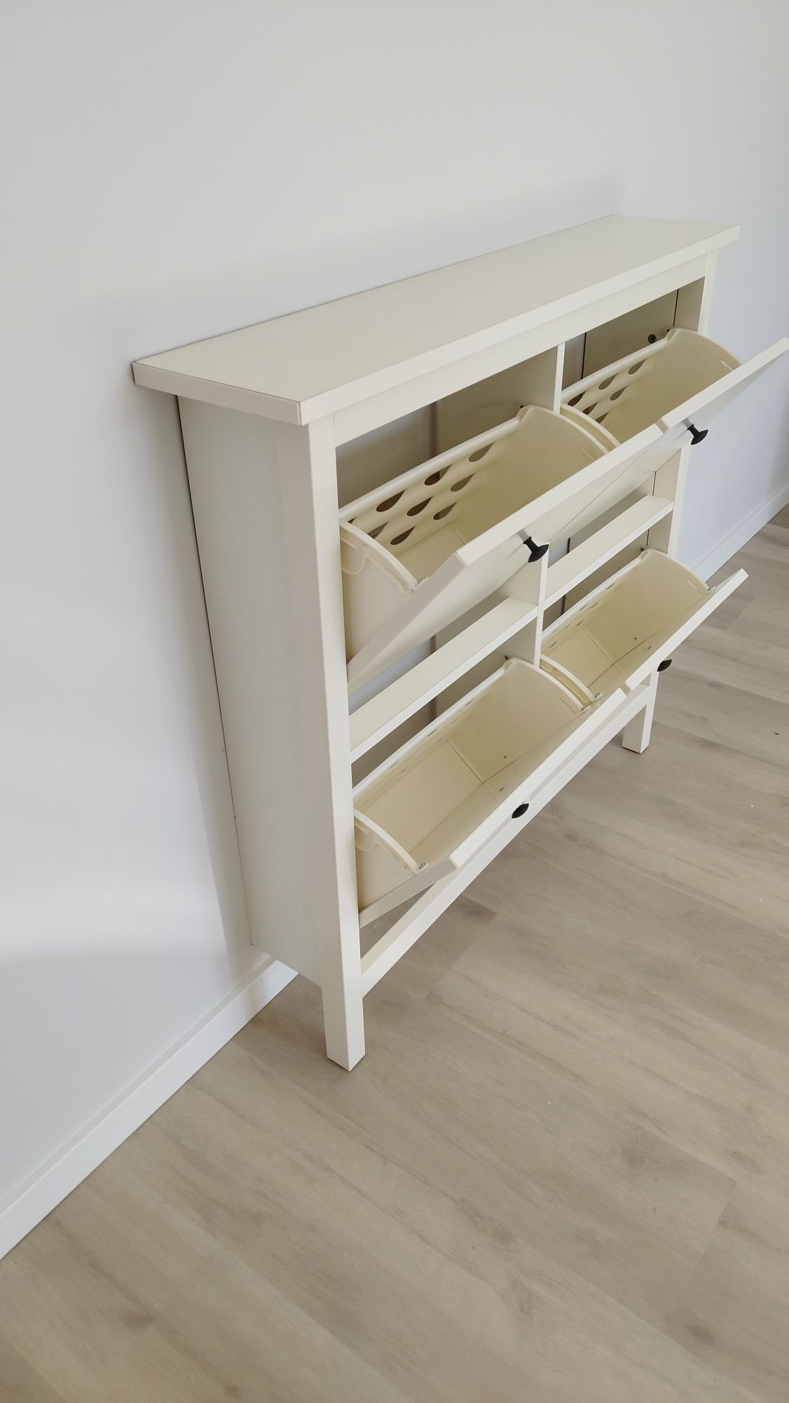 Sapateira IKEA Hemnes