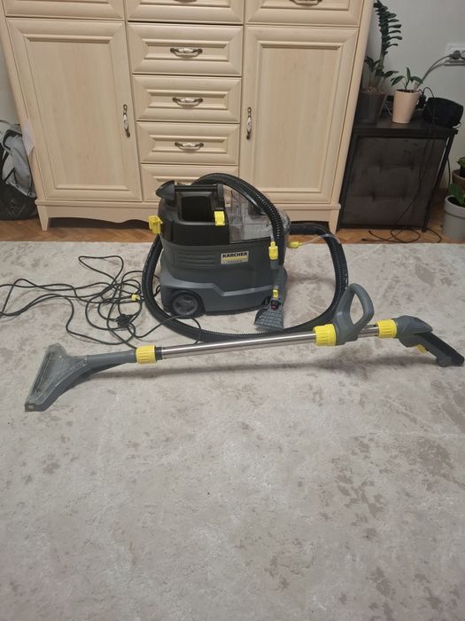 Миючий пилосос Karcher Puzzi 8/1 екстрактор  2025 року.