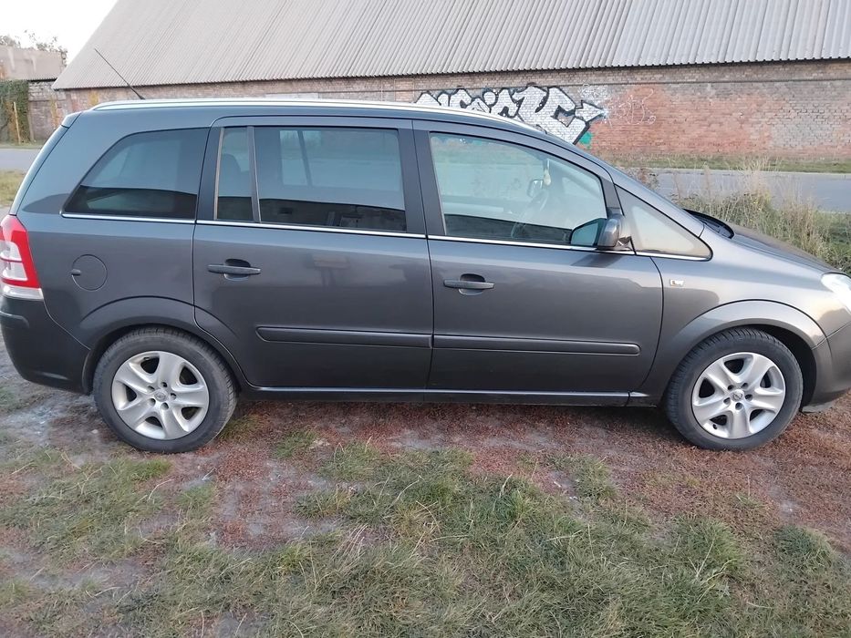Opel Zafira Sprzedam opel zefira 1,8 benzyna z gazem