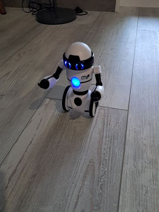 Wow Wee- Mip- robot reagujący na gesty