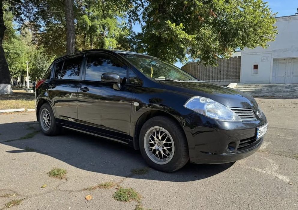 Продам Nissan Tilda вкладень не потребує сів і поїхав!