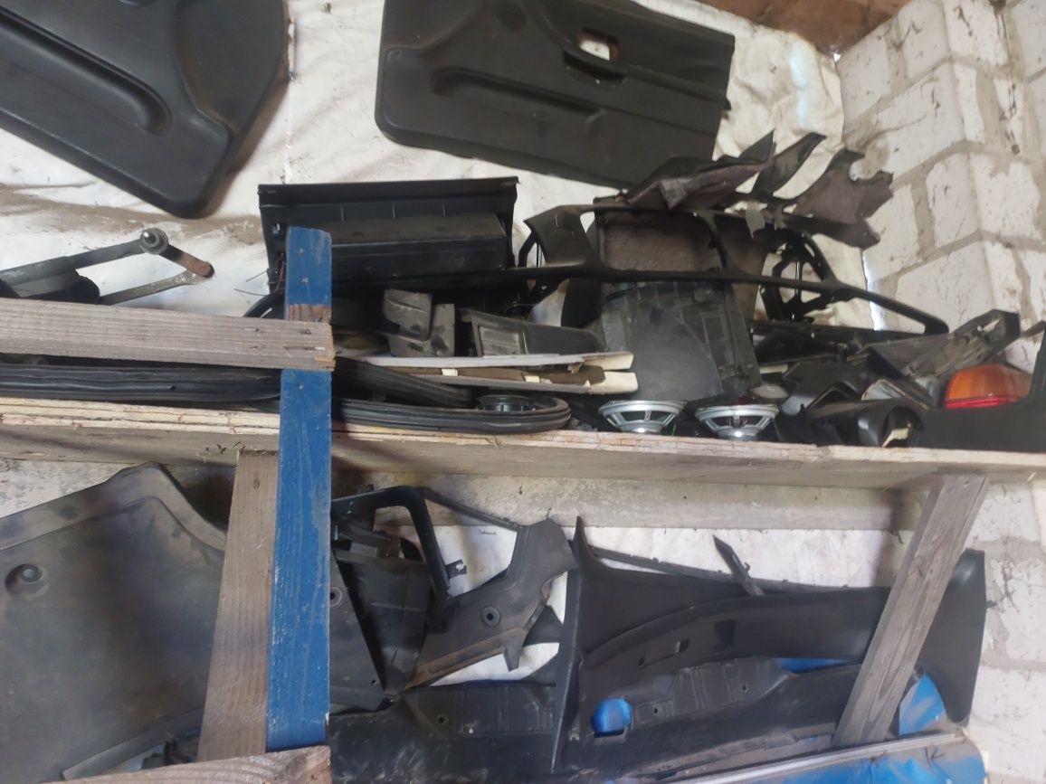 Sprzedam Części bmw e36 kanapa tylna do e46 sedan