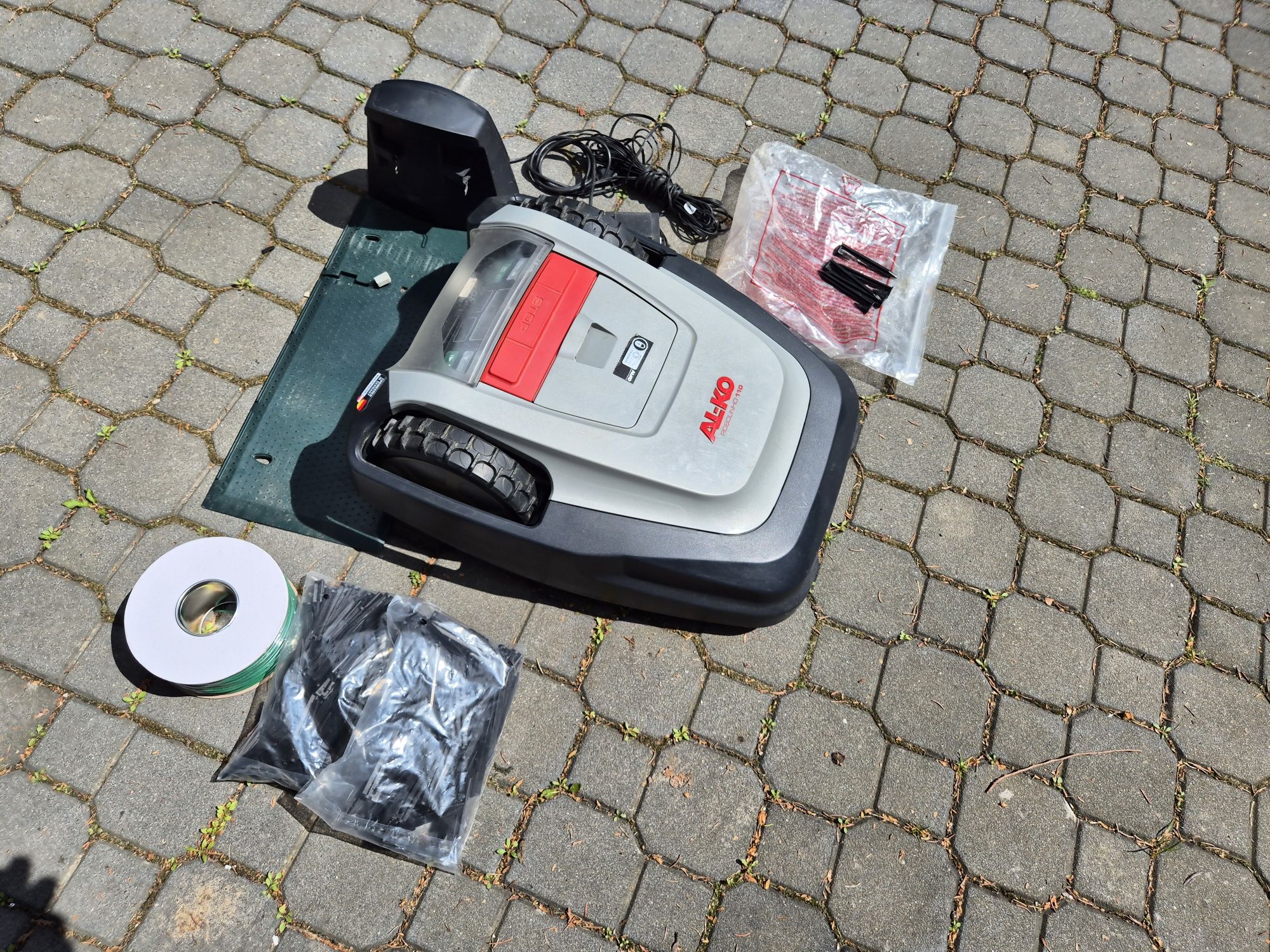 Robot koszący AL-KO Robolinho 110 700m2 ZESTAW