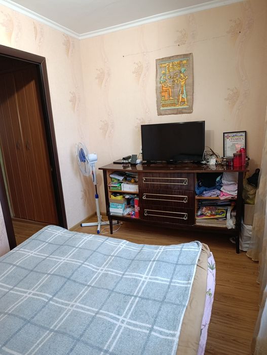 Продається трикімнатна квартира з а/о на м'ясокомбінаті