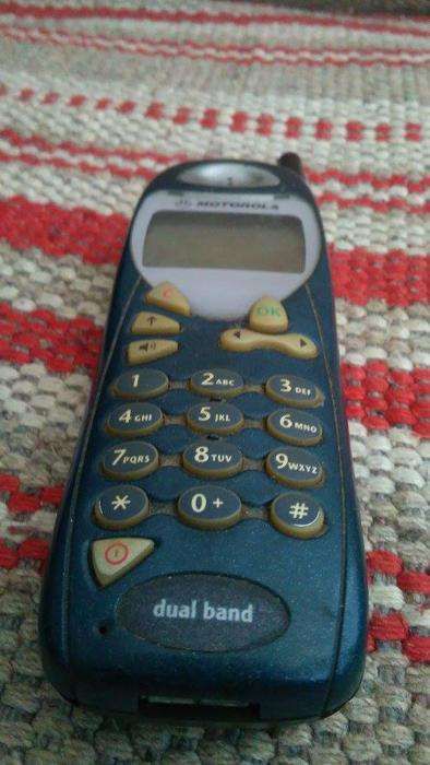 Telemóvel Motorola antigo para peças