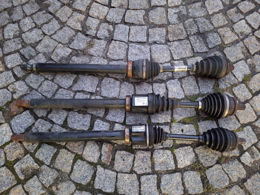 CZĘŚCI VOLVO V70/452-46/skrzynia drzwi zderzak lampa turbo półoś osłon