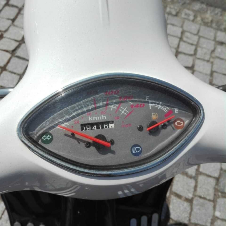 Vendo mota ZNEN VBB vespa 125cc